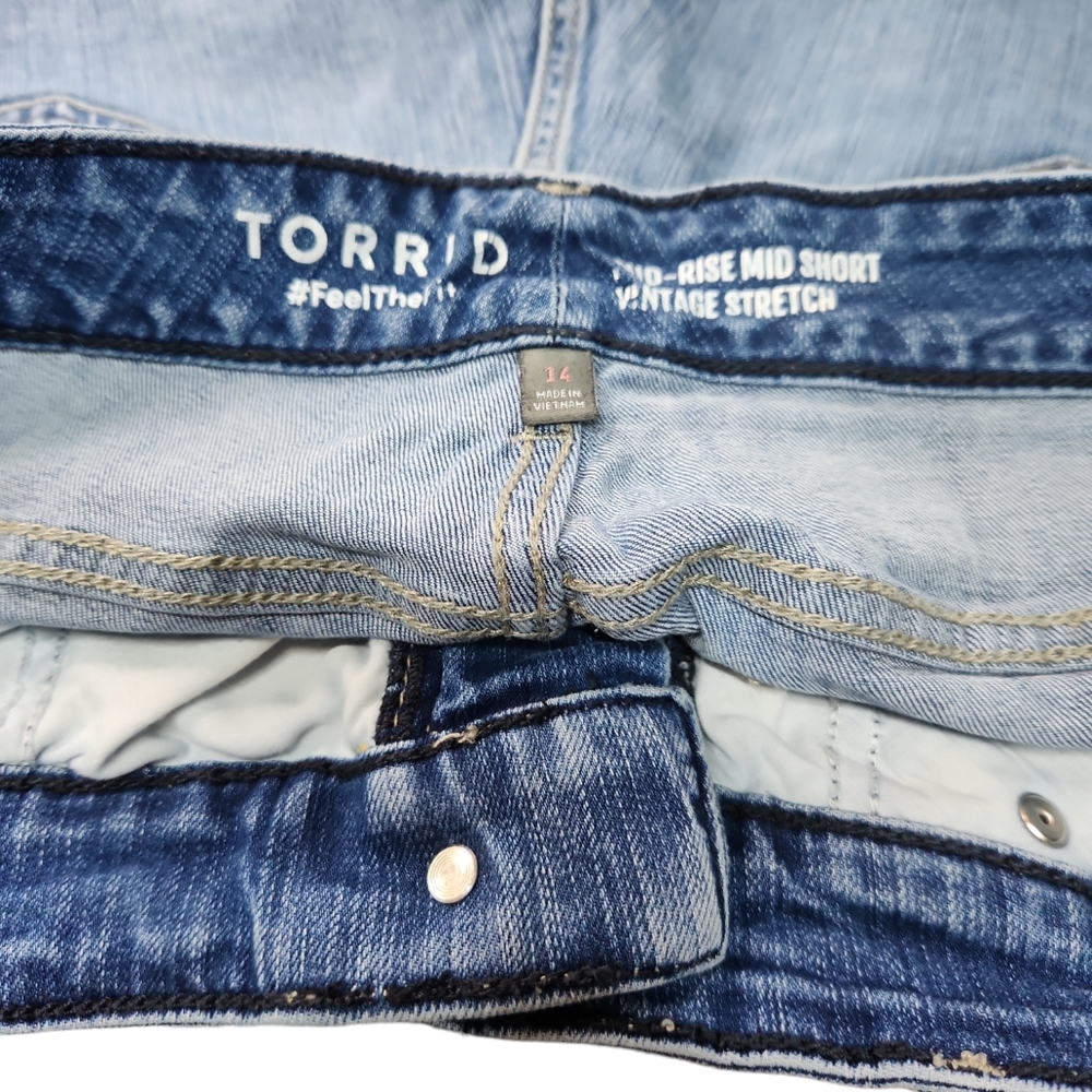 Torrid Denim Shorts -14 - Picture 3 of 3